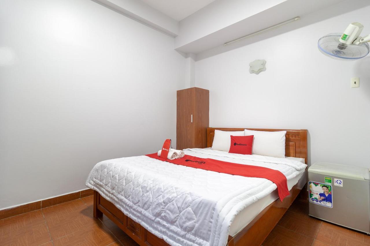 Reddoorz Near Tan Huong Market Хошимін Екстер'єр фото